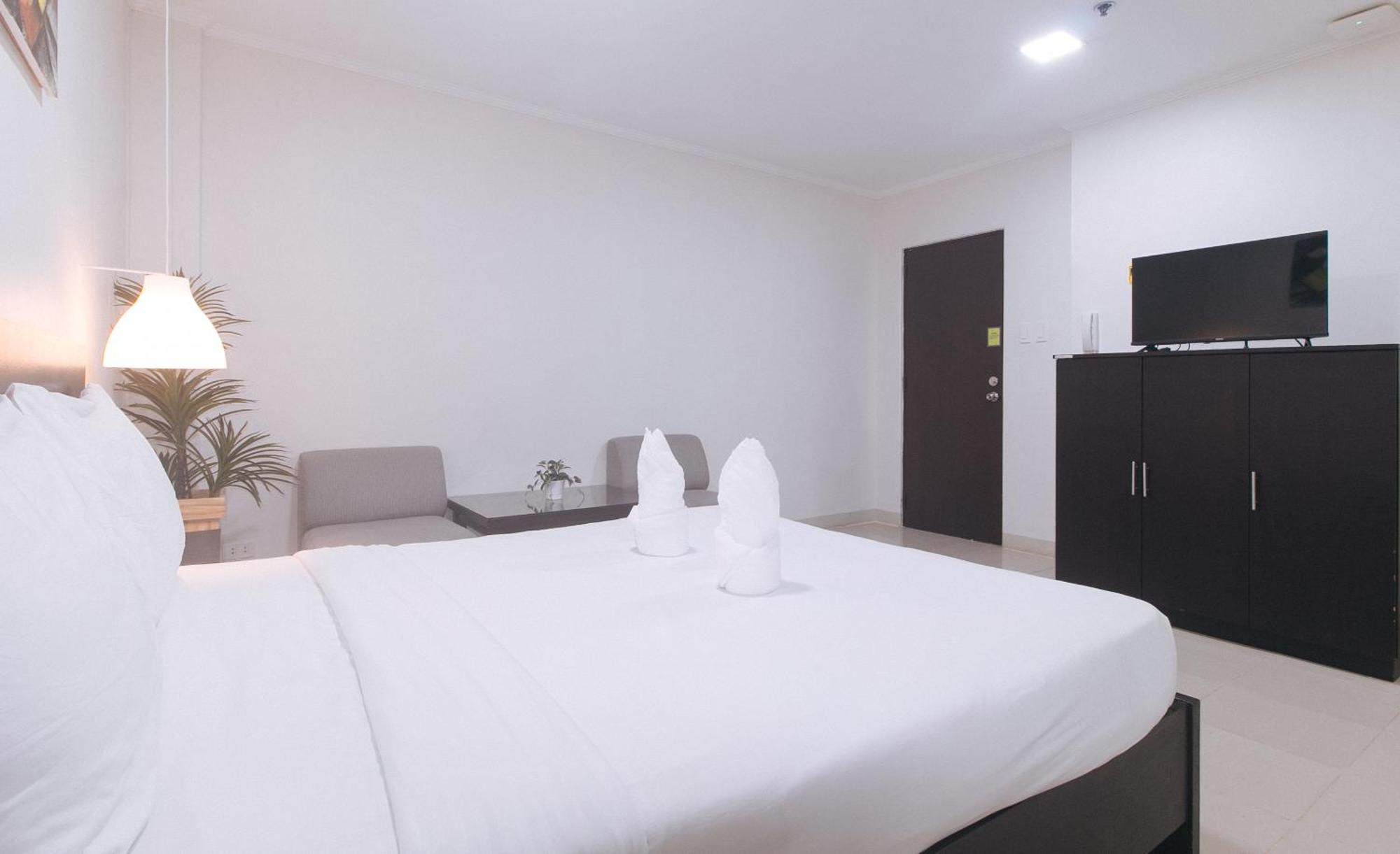 Rooms R Us - Evangelista Makati City Buitenkant foto