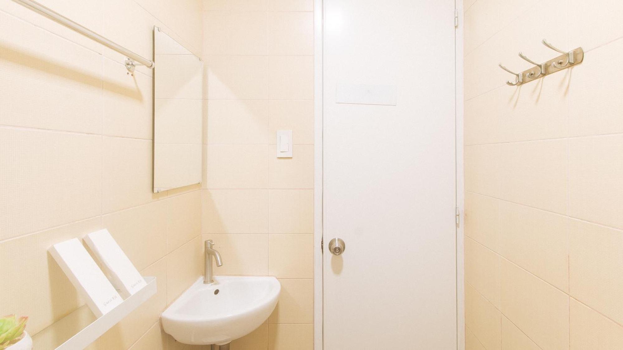 Rooms R Us - Evangelista Makati City Buitenkant foto