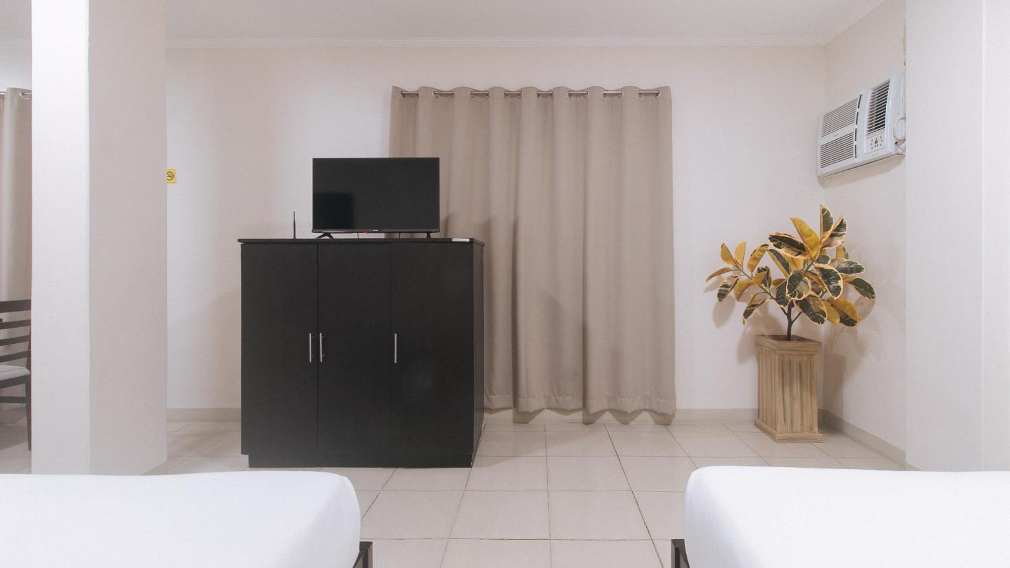 Rooms R Us - Evangelista Makati City Buitenkant foto