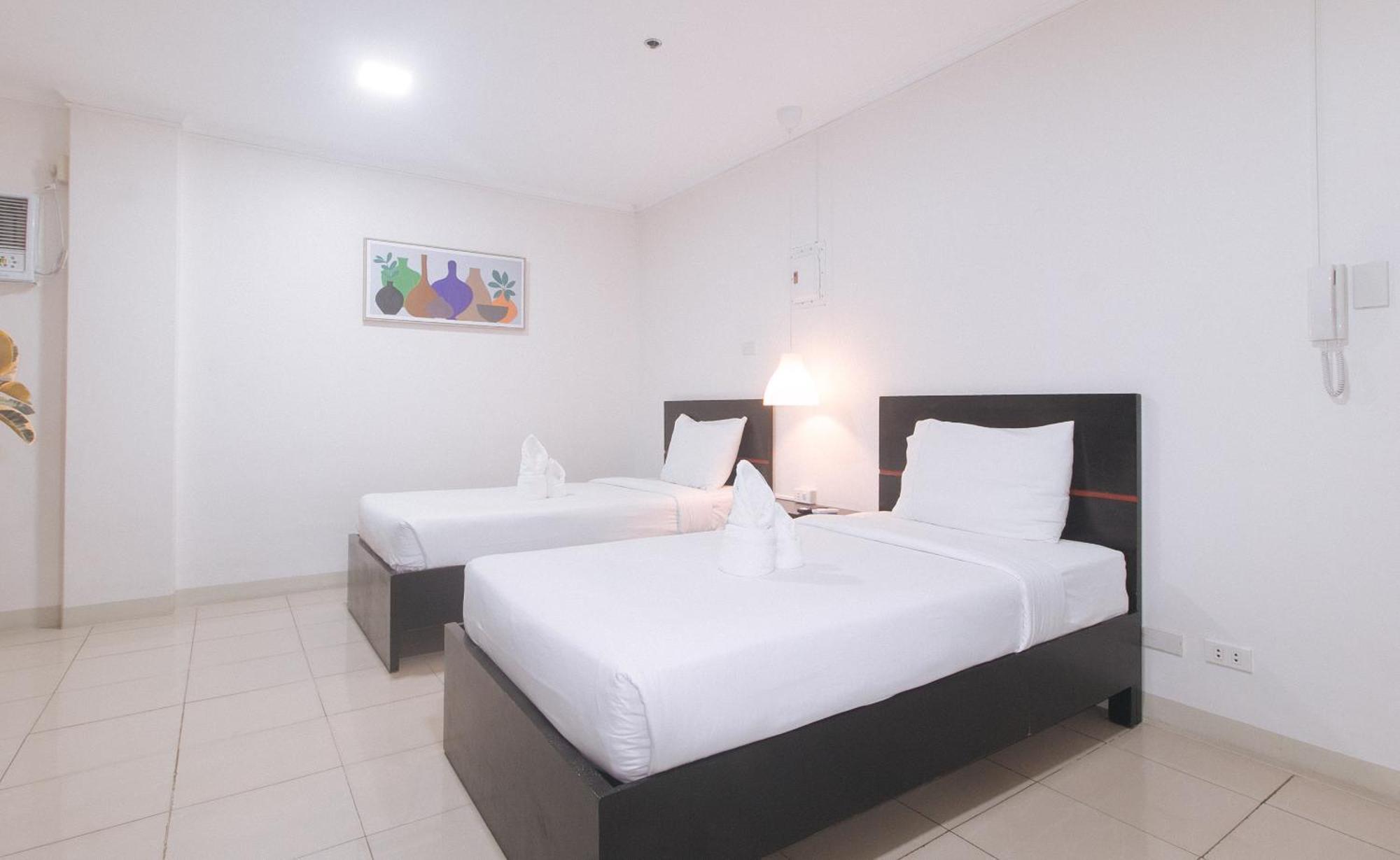 Rooms R Us - Evangelista Makati City Buitenkant foto