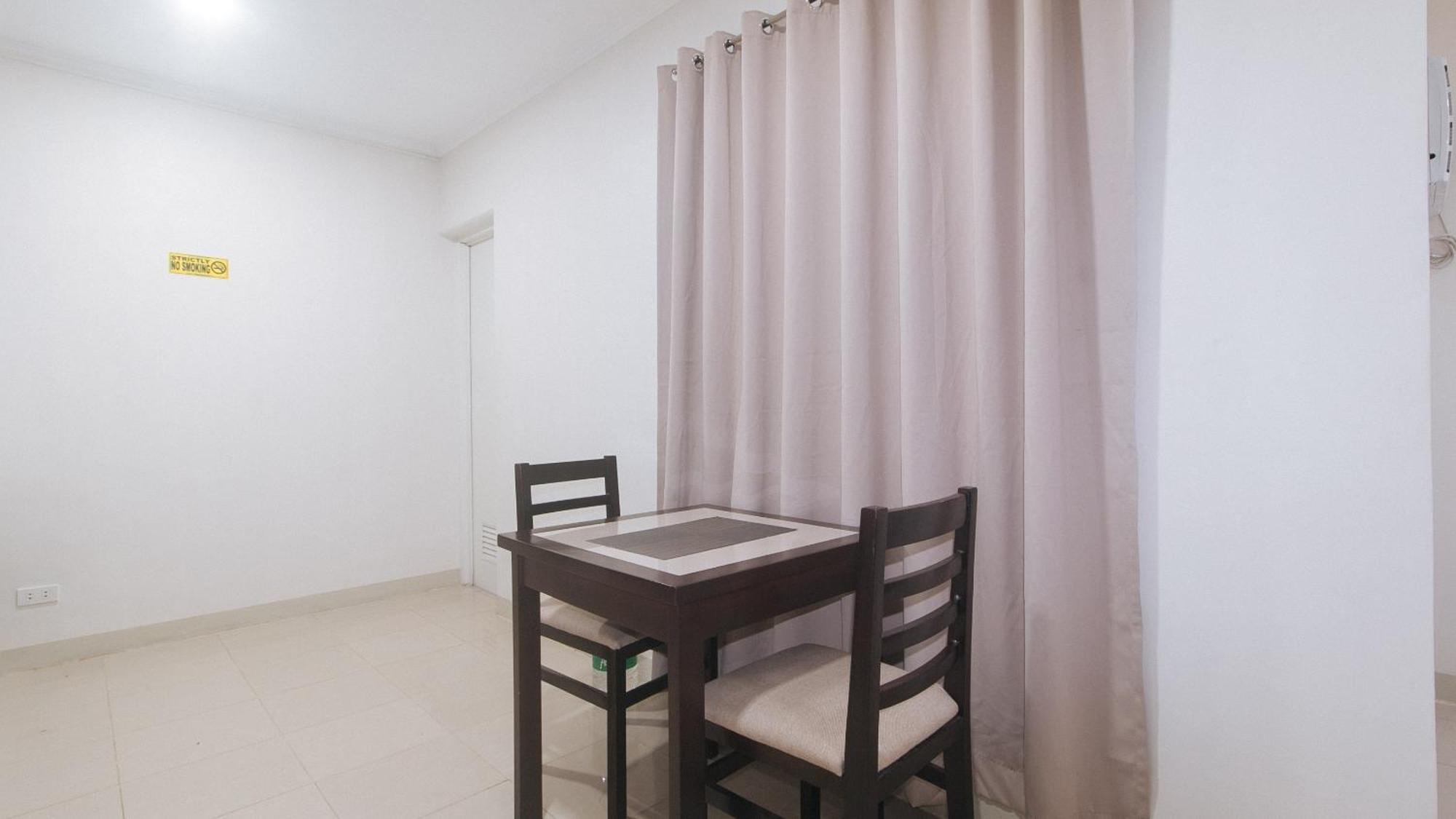 Rooms R Us - Evangelista Makati City Buitenkant foto